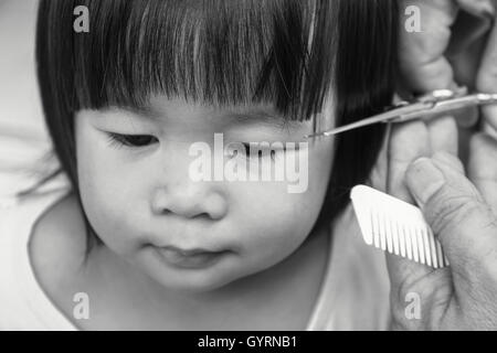 Donne asiatiche i capelli per essere bella. Foto Stock