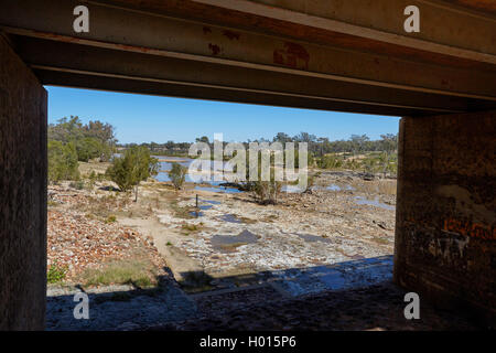 Fiume Balonne e Jack Taylor Weir a St George, Queensland, Australia. Foto Stock