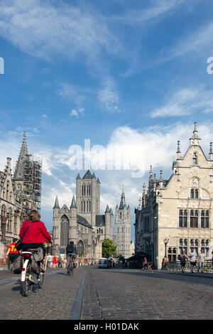 St-niklaas chiesa nella città belga di Gent vista dal ponte di michaels Foto Stock