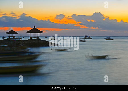 Sunrise presso la spiaggia di Sanur , Indonesia Bali Foto Stock