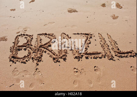 " Brasile " scritto nella sabbia sulla spiaggia Foto Stock