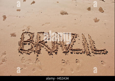 " Brasile " scritto nella sabbia sulla spiaggia Foto Stock