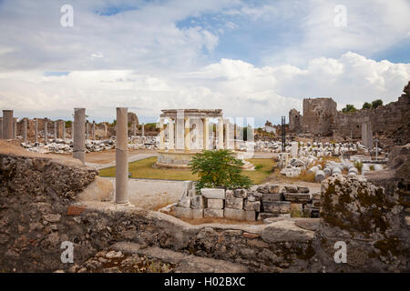 Immagine dell'antica agorà commerciale rimane a lato, Turchia. Foto Stock