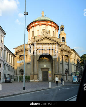 Una chiesa nel centro di Bergamo. Foto Stock