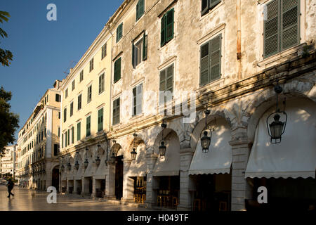 Il Liston al mattino presto in Corfu, CORFU, ISOLE IONIE, isole greche, Grecia, Europa Foto Stock