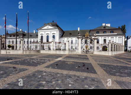 Il Grassalkovich Palace è un palazzo a Bratislava e ora è la residenza del presidente della Repubblica della Slovacchia.Europe Foto Stock