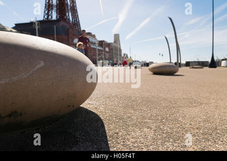 Scultura di ghiaia sul lungomare di Blackpool 2 Foto Stock