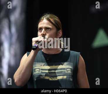 Bristow, Virginia, Stati Uniti d'America. Xvii Sep, 2016. LUKAS NELSON & promessa del vero rock la folla a FARM AIUTO 31 in BRISTOW VIRGINIA IL 17 SETTEMBRE 2016.foto © Jeff Moore © Jeff Moore/ZUMA filo/Alamy Live News Foto Stock