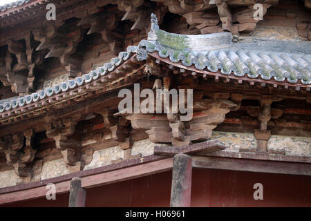 Settembre 20, 2016 - Shuozhou, Shuozhou, Cina - Shuozhou, CINA-Settembre 19 2016:?(Editorial?uso?Solo.?CINA?OUT)..in legno pagoda di Yingxian County in Shuozhou, nord cina¡Â¯s nella provincia di Shanxi. Il nome reale della pagoda, situato in Fogong Buddha (Palazzo del Tempio nell'angolo nordoccidentale del capoluogo di contea di Yingxian, è Sakyamuni Pagoda. Poiché è stato costruito completamente di legname, è stato noto popolarmente come la pagoda in legno di Yingxian County. In piedi 67.31 metri di altezza, è il solo extant grande pagoda in legno in Cina e anche il più alto tra antichi edifici in legno del wor Foto Stock