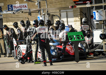 18.09.2016. Il circuito delle Americhe, Austin, Texas, Stati Uniti d'America. WEC 6 ore Endureance racing. #5 TOYOTA GAZOO RACING (JPN) TOYOTA TS050 ibrido LMP1 ANTHONY DAVIDSON (GBR) Sebastien Buemi (CHE) Kazuki Nakajima (JPN) Foto Stock