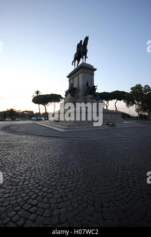 Piazza del monumento equestre al Gianicolo dedicata a Giuseppe Garibaldi, Roma, Italia Foto Stock