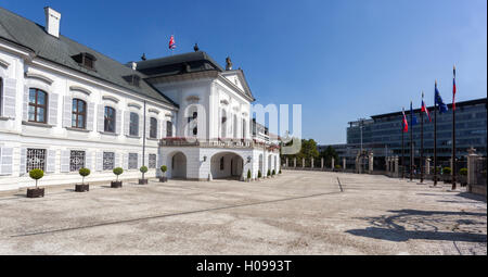 Il Grassalkovich Palace è un palazzo a Bratislava e ora è la residenza del presidente della Repubblica della Slovacchia.Europe Foto Stock