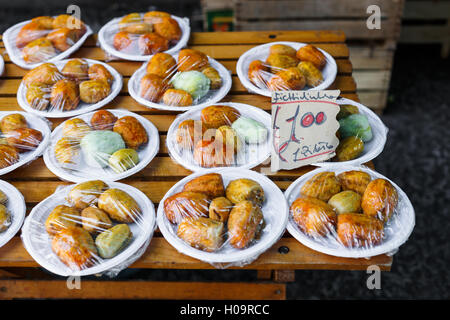 Fichidindia visualizzato sullo stallo a Ballarò Mercato, Palermo, Sicilia Foto Stock