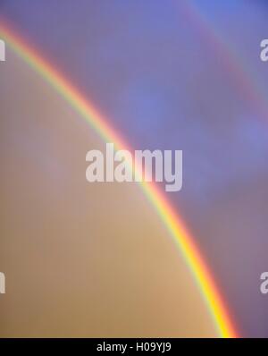 Doppio arcobaleno, segmento, atmosferici fenomeno ottico, Baviera, Germania Foto Stock