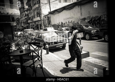 Graffitis a Beirut - 10/06/2015 - Libano / Beirut - Mar Mikhail, Beirut, giugno 2015. Alcune strade di questo quartiere sono litteraly coperti da graffitis. - Bilal Tarabey / Le Pictorium Foto Stock