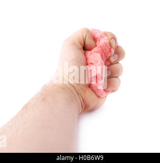 Mano con rosso spugna di balneazione isolato su sfondo bianco Foto Stock