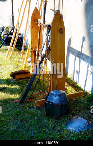 Set di mezza età armi di stile, parti di knight armor. Foto Stock