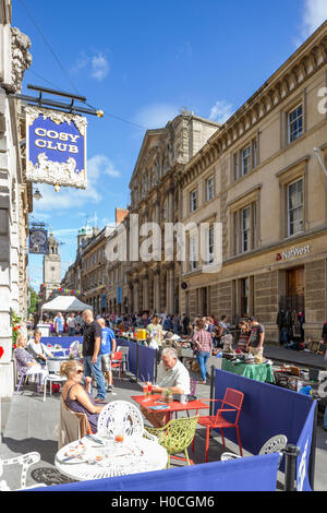 St Nicholas mercati all'aperto e il cafe' in St Nicholas St, Bristol, Inghilterra, Regno Unito Foto Stock