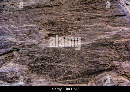 Brown weathered rock background. Superficie di pietra dello sfondo. Vecchia roccia texture. Tessitura della pietra. Foto Stock