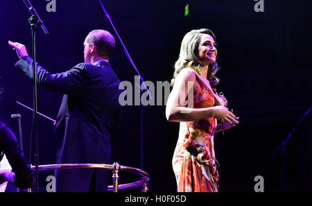 Laura Wright suona con l'Accademia di San Martin nei campi Orchestra diretta da Timothy Henty al Classic FM dal vivo presso la Royal Albert Hall di Londra. Il concerto è ospitato dal Regno Unito più popolare di musica classica stazione, Classic FM. Stampa foto di associazione. Picture Data: martedì 20 settembre, 2016. Foto di credito dovrebbe leggere: Matt STANLEY A. CROSSICK/PA FILO Foto Stock