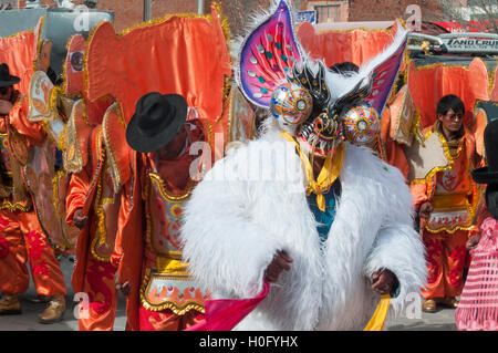 Sfilata per la Vergine di Urkupiña a Uyuni, Bolivia Foto Stock