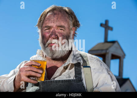 Il vecchio West ubriacone bevande Foto Stock