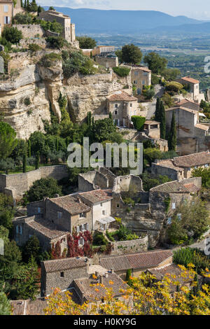 Di medie vista di dettagli, città sulla collina di Gordes, Luberon, Provenza, Francia Foto Stock