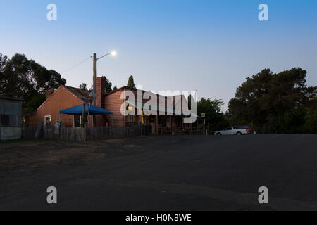 Il Magazzino Generale presso l'ex Gold Rush villaggio di collina fine del Nuovo Galles del Sud Australia Foto Stock