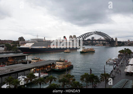 La MS Queen Elizabeth è una vista-class nave da crociera attraccata al Terminal Passeggeri Oltreoceano Sydney Australia Foto Stock