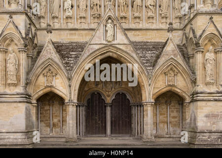 La Cattedrale di Salisbury modo della porta Foto Stock