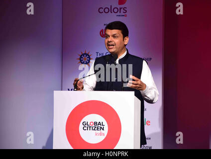 Maharashtra Chief Minister Devendra Fadnavis conferenza stampa lancio globale Festival cittadino Leadership Foundation Mumbai Foto Stock