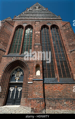 Facciata laterale, la chiesa di San Nicola di Wismar, tardo gotico edificio in mattoni, Wismar, Meclemburgo-Pomerania Occidentale, Germania Foto Stock