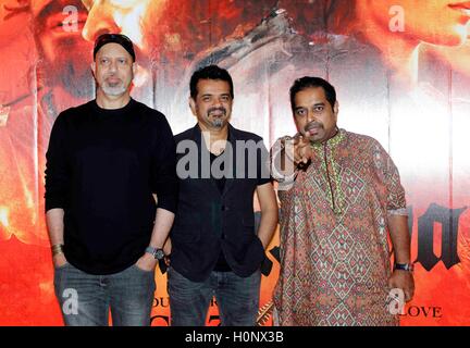 Ehsaan Noorani e Loy Mendonsa e Shankar Mahadevan trio al lancio del film Mirzya Mumbai India Foto Stock