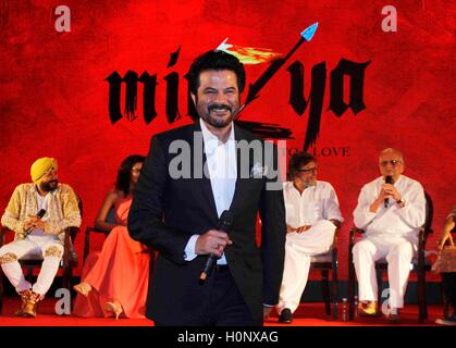 Attore di Bollywood Anil Kapoor durante il lancio di musica di film Mirzya in Mumbai, India il 13 settembre 2016. Foto Stock