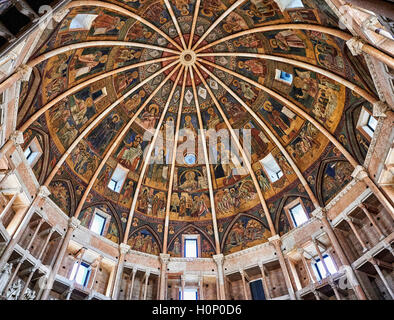 Affreschi romanici all'interno della cupola del Battistero Romanico di Parma, circa 1196, (il Battistero di Parma), Italia Foto Stock