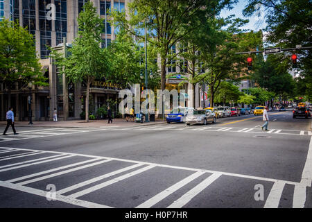 Tryon Street, in quartieri residenziali di Charlotte, North Carolina. Foto Stock