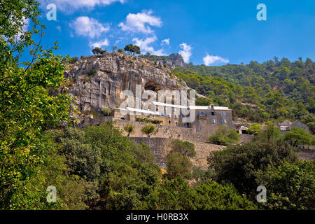 Pustinja Blaca hermitage sulla roccia, isola di Brac Dalmazia, Croazia Foto Stock