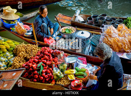 Mercato Galleggiante di Damnoen Saduak ,Thailandia Foto Stock