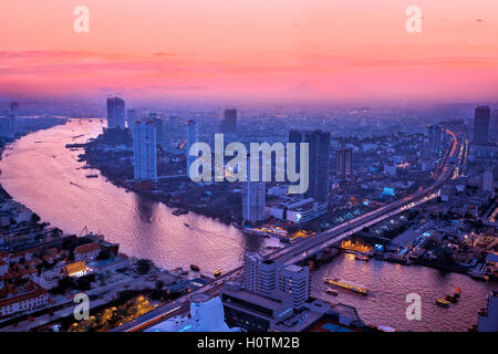 Bangkok skyline notturno Foto Stock