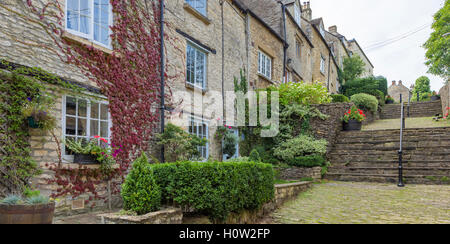 Il Chipping passi a Tetbury, il Costwolds, Gloucestershire, England, Regno Unito Foto Stock