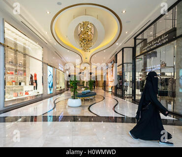 Luxury boutique di moda all'interno il Lagoona Shopping Mall a Doha, in Qatar Foto Stock