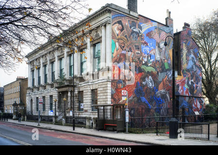 Via cavo murale raffigurante la battaglia tra Mosely il camice nere e i residenti locali il 4 ottobre 1936 Foto Stock