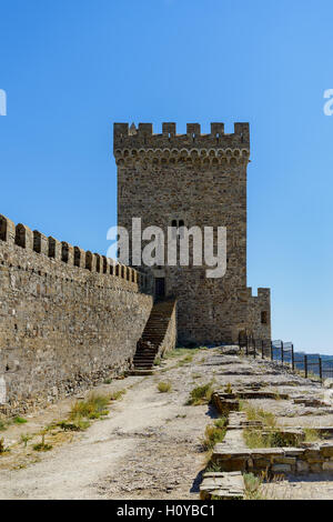 Le rovine della fortezza genovese in Sudak Foto Stock