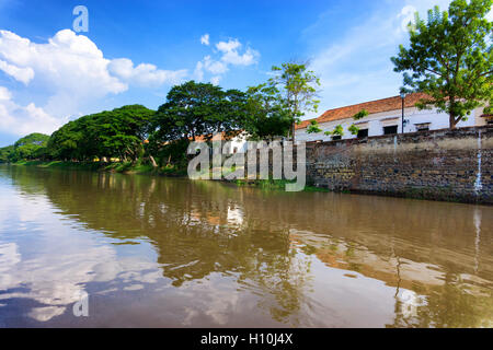 Vista del fiume Magdalena e coloniale storico Mompox, Colombia Foto Stock