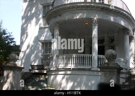 Round portico di casa con architettura classica Foto Stock