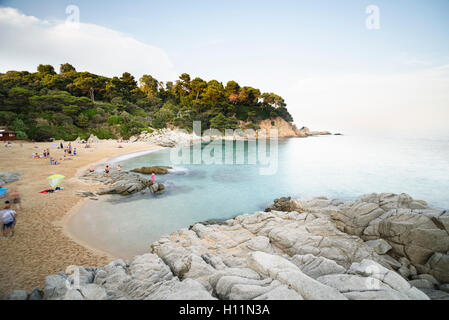 Agosto 19,2016-Cala Boadella spiaggia Costa Brava, Spagna in estate Foto Stock