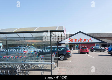 Sainsbury's supermercato, la Causeway, Staines-upon-Thames, Surrey, England, Regno Unito Foto Stock