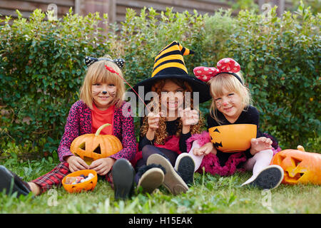 Ragazze con le chicche di Halloween Foto Stock