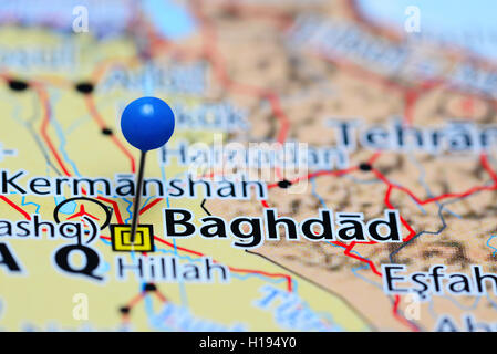 Baghdad imperniata su una mappa dell'Iraq Foto Stock