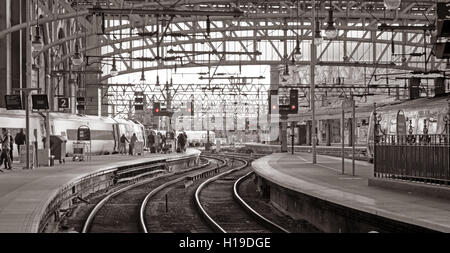 La Stazione Centrale di Glasgow, tutte le luci su rosso Foto Stock